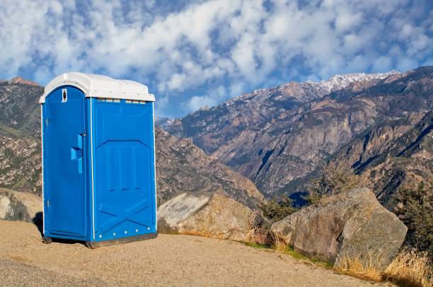 Types of Portable Toilets We Offer in Coral Springs, FL